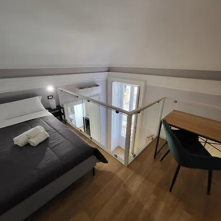 Daniela Zinghouse Apartment